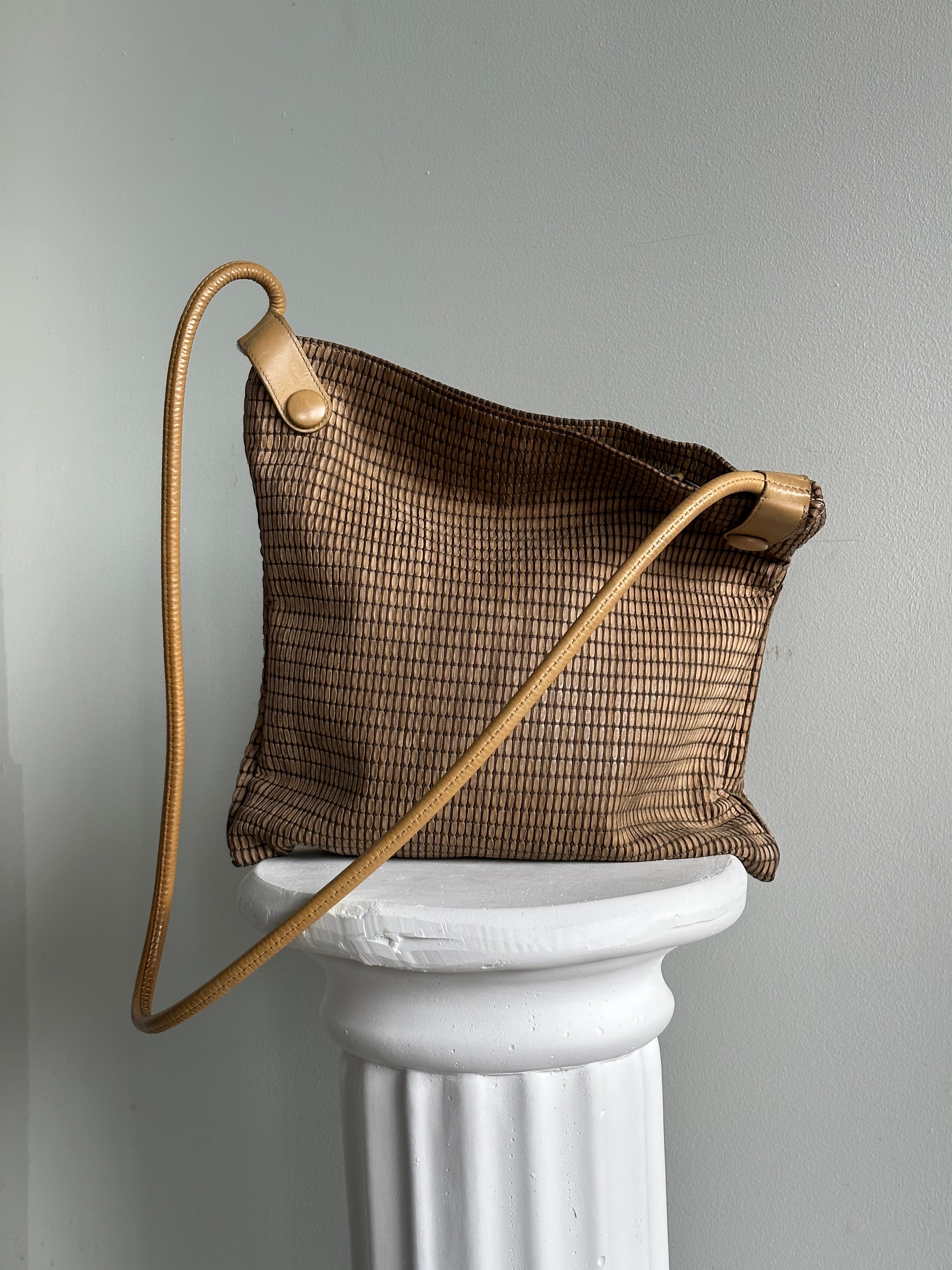 Vintage Tan Leather Delvaux Shoulder Bag - Made in Belgium Vintage Tan Leather Delvaux Shoulder Bag - Made in Belgium